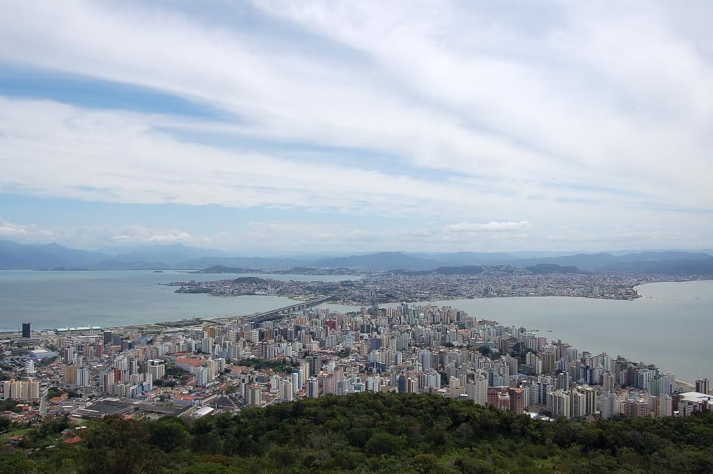 Vista do centro de Florianópolis a partir do Morro da Cruz